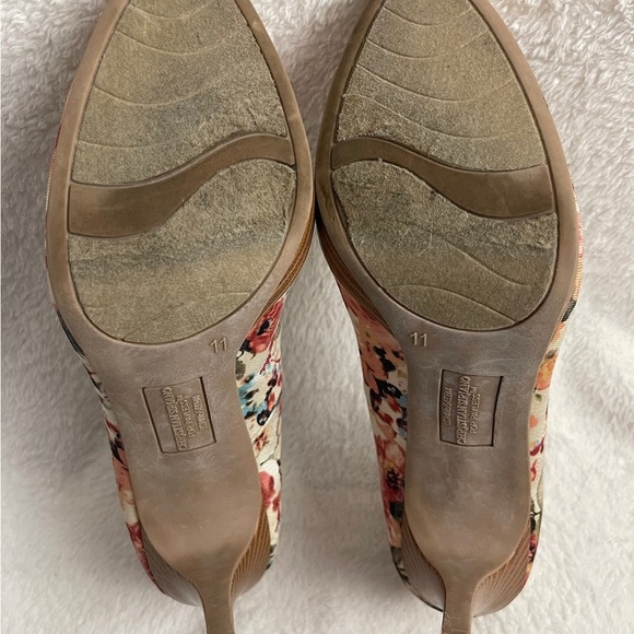 Christian Siriano Cream and Pink Floral Heels - Picture 8 of 10